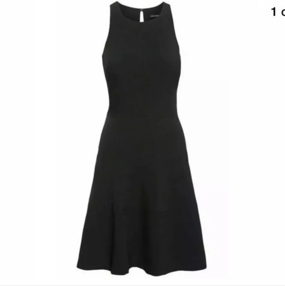 Stretch Raceback Fit and flare banana republic NWT Size 4 black - Picture 2 of 6